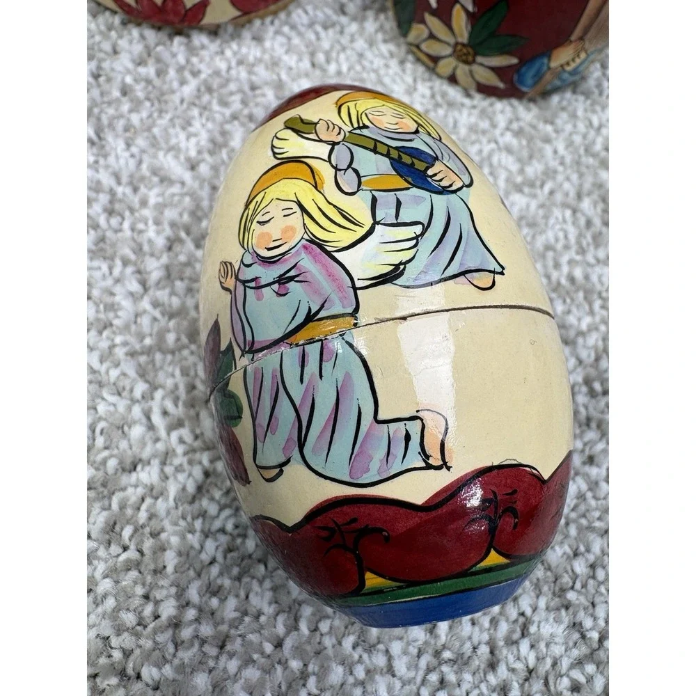 Hand Painted Wooden Nesting Eggs 5 Piece Set Folk Art Christmas‎ Vintage